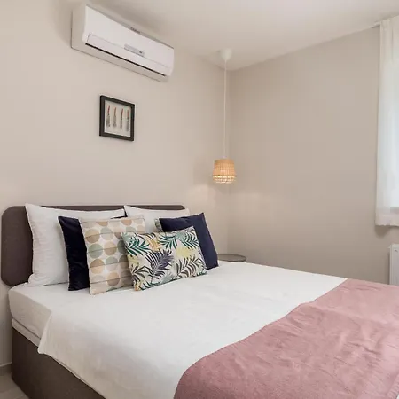 Awesome In With House Sea View Holiday home Polje (Krk)