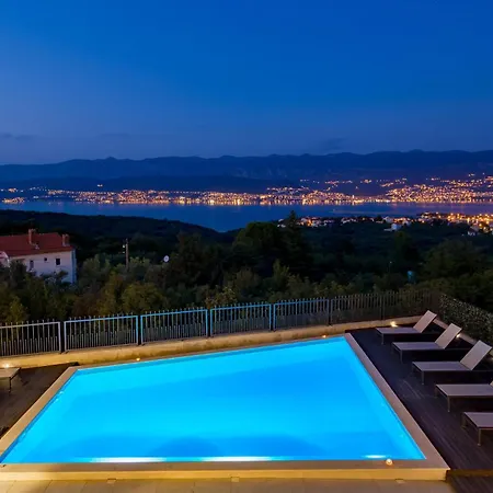 Awesome In With House Sea View