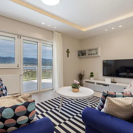 Holiday home Awesome In With House Sea View