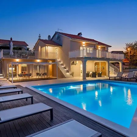Awesome In With House Sea View * Polje (Krk)
