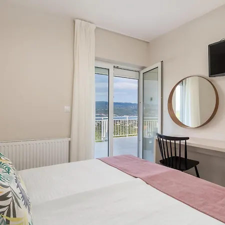 Awesome In With House Sea View *