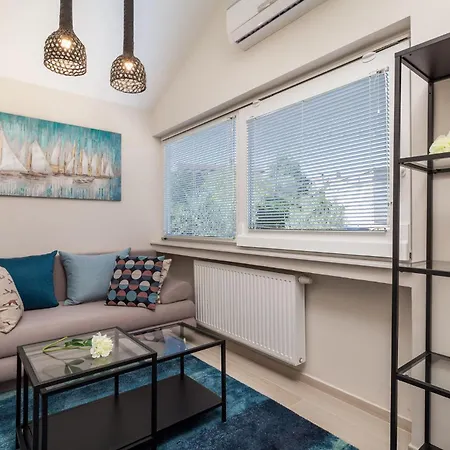 Awesome In With House Sea View