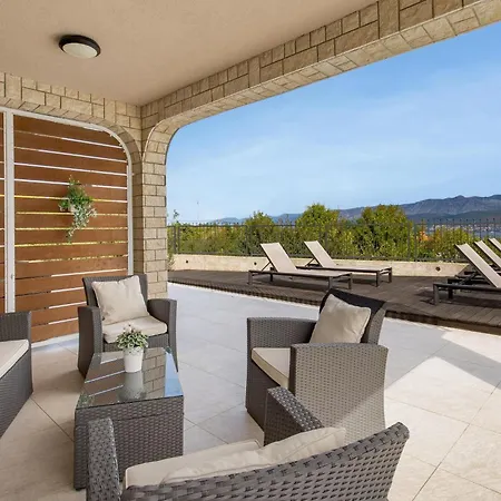 Awesome In With House Sea View Holiday home Polje (Krk)